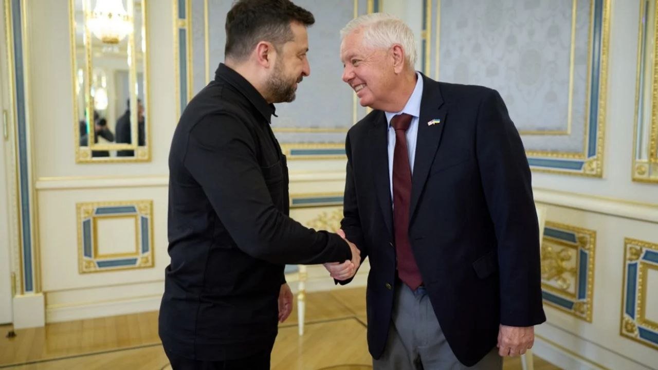 “The World Has Lost a Resolute Leader”: Zelensky Reacts to Graham’s Death