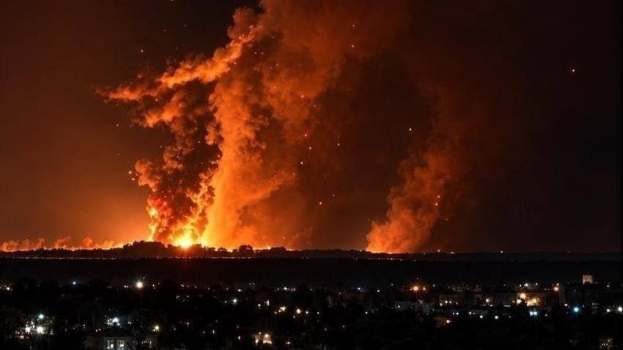 Major fire breaks out in Kyiv region after Russian attack