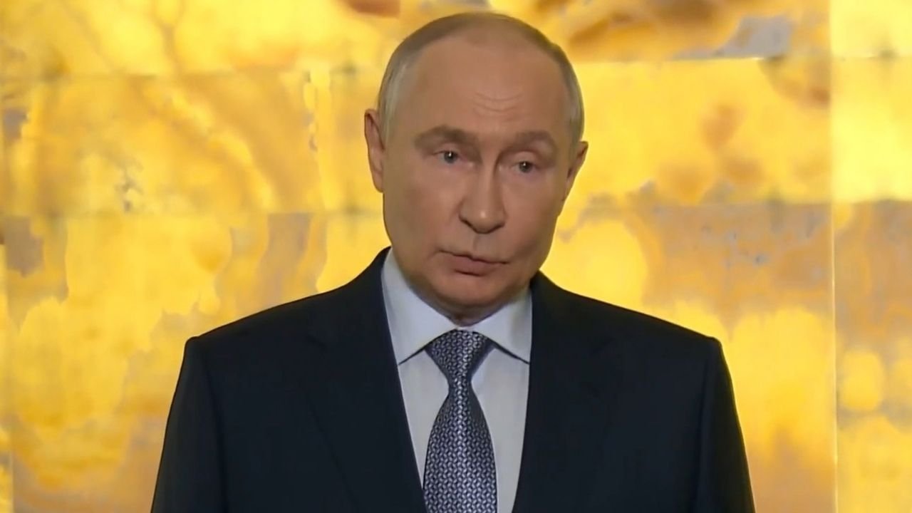 Putin accuses Ukraine of disrupting the peace talks process