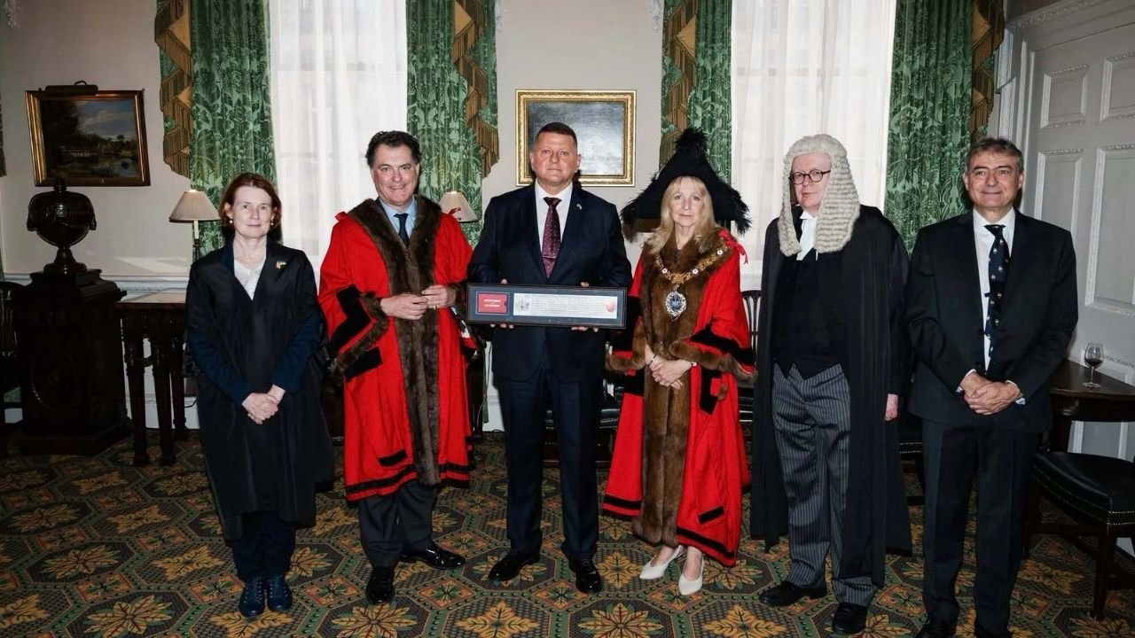 Zaluzhnyi becomes first Ukrainian ambassador to receive Freedom of the City of London