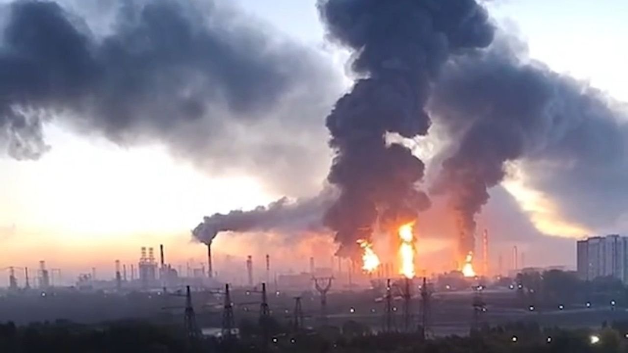Ukraine strikes oil facility in Moscow region