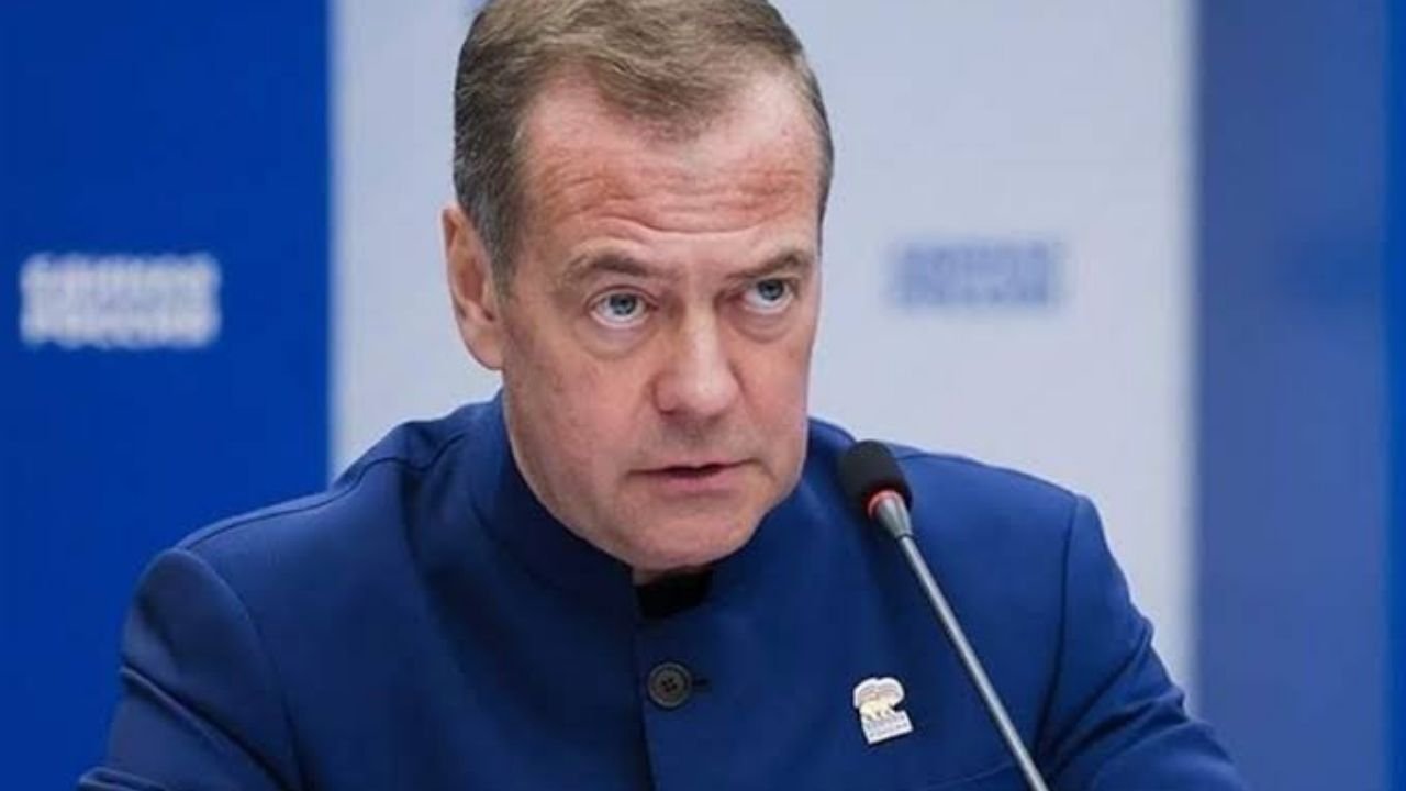 Medvedev threatens Armenia with ‘Ukrainian scenario’