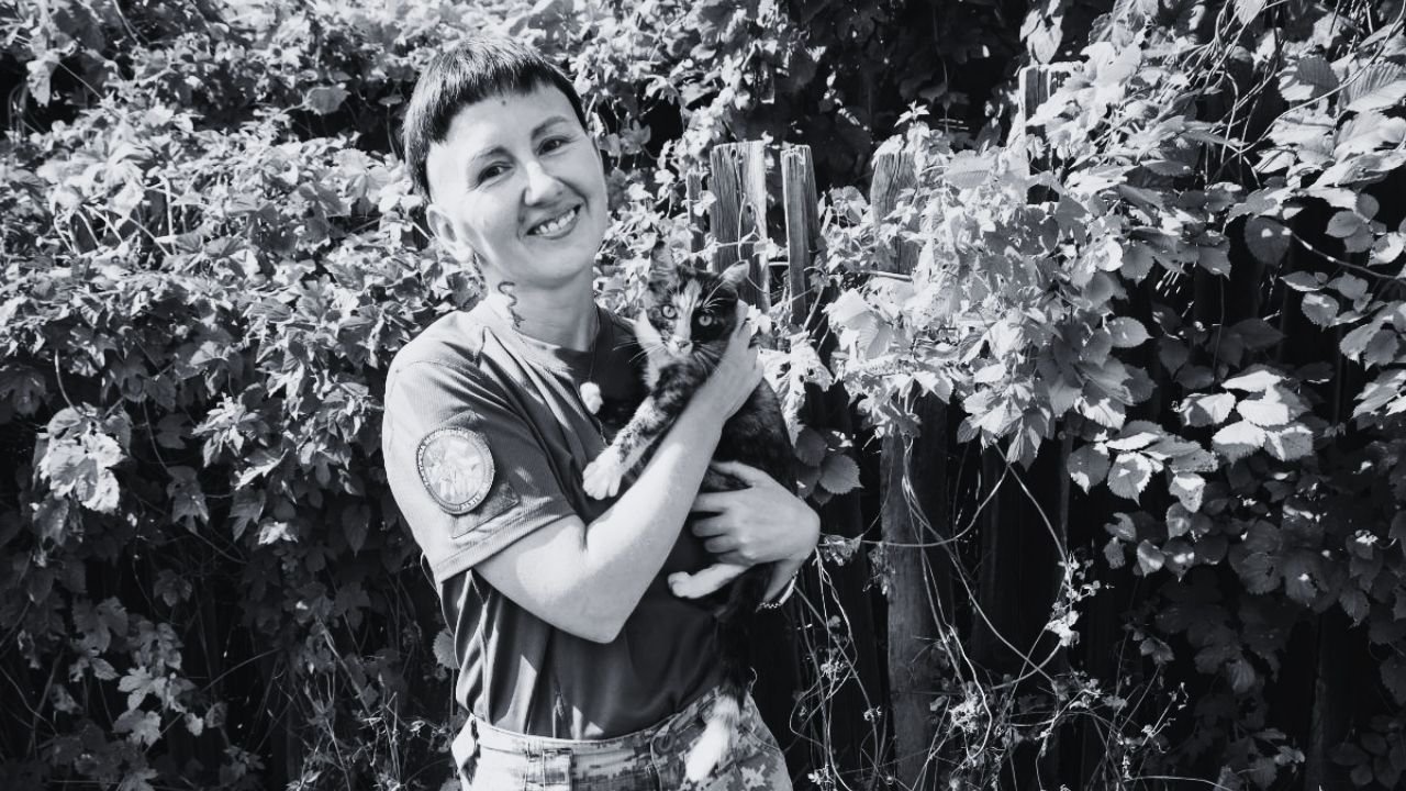 Ukrainian combat medic Olena Sharhovska, who saved wounded soldiers since 2015, has died